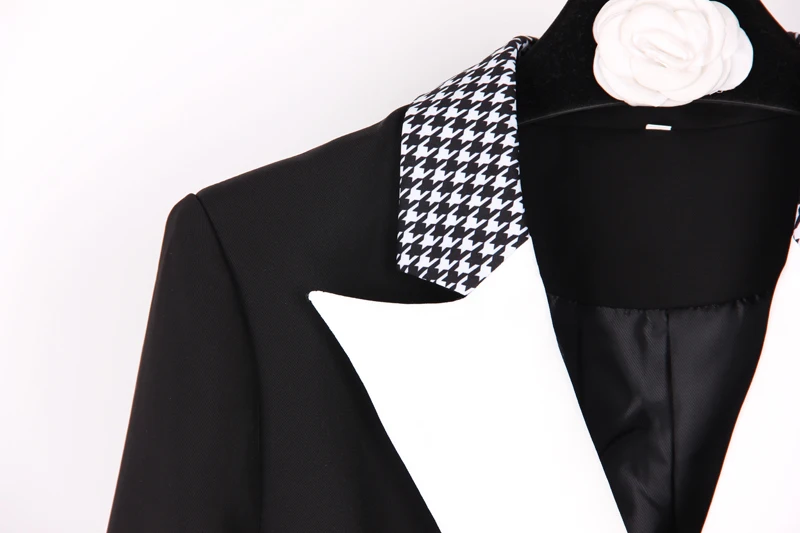 S-3XL high quality new black and white stitching Slim temperament metal button decoration commuter casual woman blazer