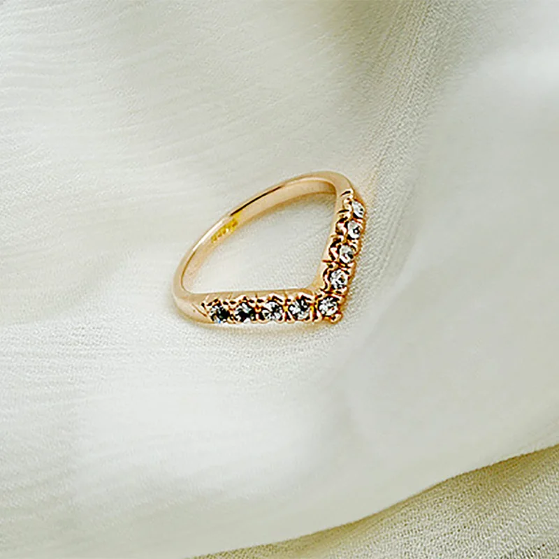 Charme minimalistische Ringe V-förmig einfache Kristall Frauen Ringe Hochzeit