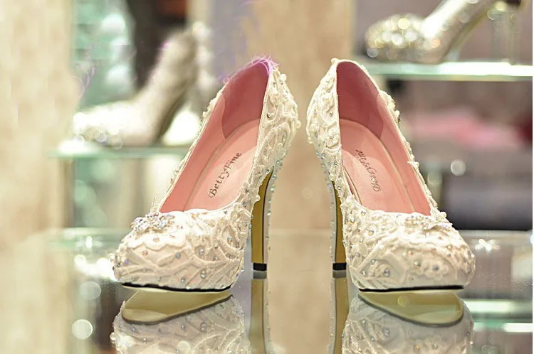 Весенние блестящие, ручной работы, украшенные кружевом и pu искусственными бриллиантами, свадебные туфли на высоком каблуке Свадебная обувь Для женщин насосы Размеры; большие размеры 31-42