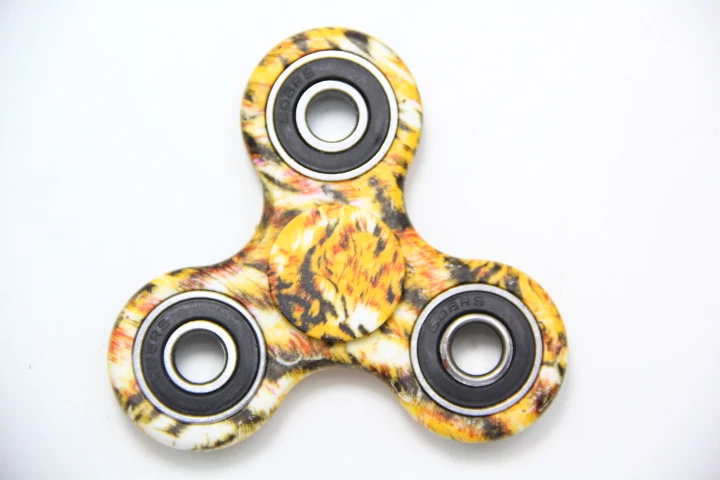 Непоседа счетчик светодиодный Spinner палец мини Музыка EDC руки блесны для взрослых забавные figet Tri-Spinner Игрушки