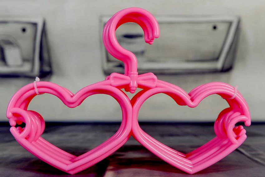 

20 Pack, Pink Blue Cute Plastic Loving Heart Baby Children Clothes Hanger for Shirt Dress Scarf