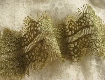 

Golden Crocheted Lace Trim with Retro Eyelash Design10 yard