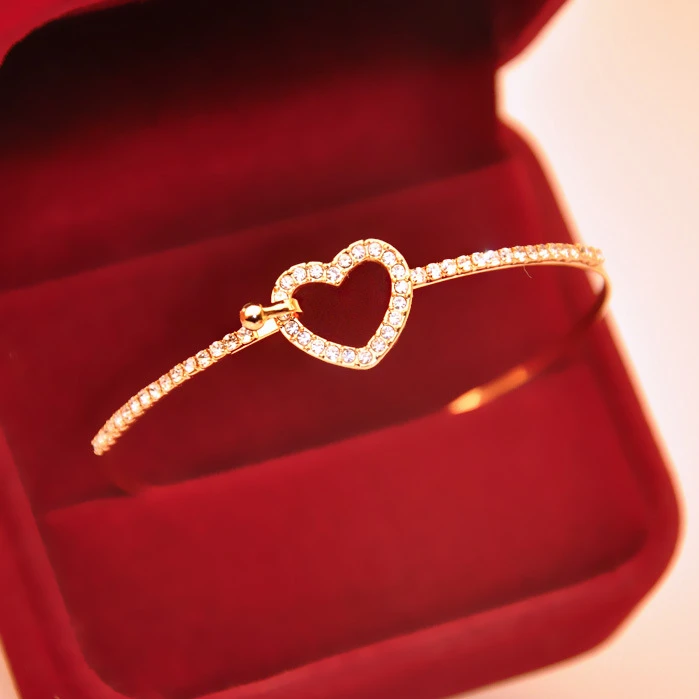 

Hot Sale Retro Trendy Gold Romantic Hollow Crystal Heart Shape Opening Charm Bracelets Bangle for Women Summer Party Jewelry
