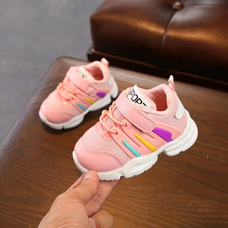 Новинка года; разноцветная повседневная обувь в полоску для малышей; спортивная обувь для новорожденных; сетчатые тапочки для малышей; B08231 - Цвет: Розовый