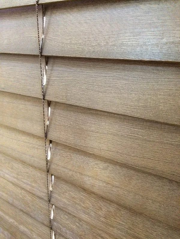 wooden blind (1)
