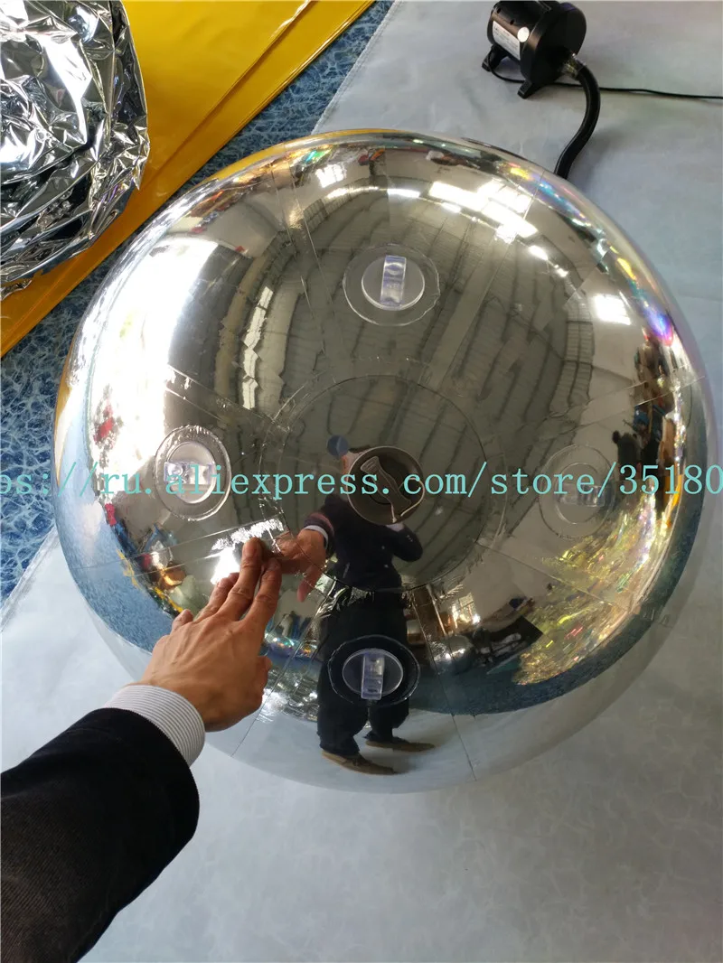 Sell PVC silver inflatable mirror ball, gold inflatable mirror ball, free delivery of an air pump, size can be customized