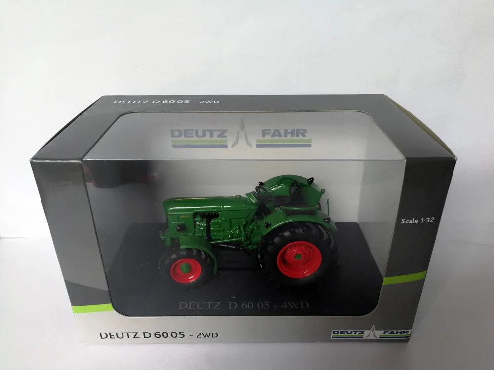 

Uh -4995 1:32 Deutz D60 05-4WD Tractor toy