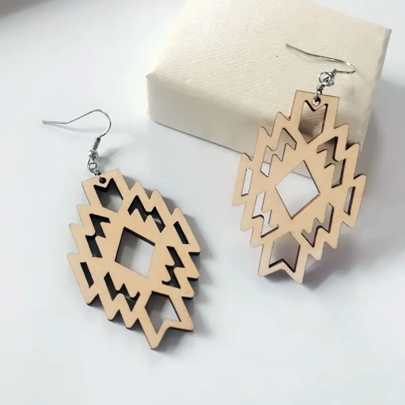 

Free Shipping New Geometric Filigree Wood Ivory Fashion Light Weight Earrng
