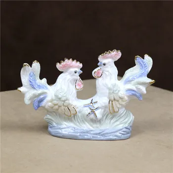 

Creative Porcelain Cockfighting Figurine Handpainted Ceramics Rooster Miniature Animal Decor Gift and Craft Adornment Knickknack