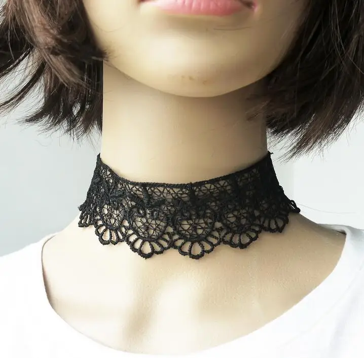 Кружево на шею. Кружевной чокер. Черный кружевной чокер. Кружевной чокер. Чокер кружево.