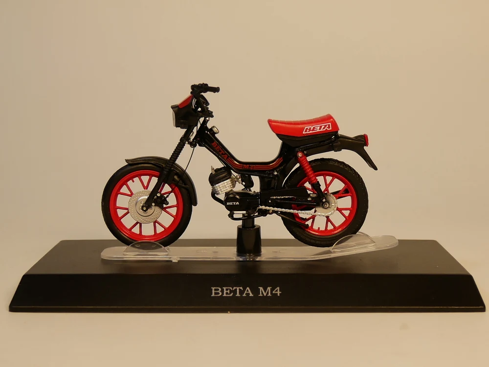Автоматическая модель Inn 1:18 для мотоцикла BETA M4| |