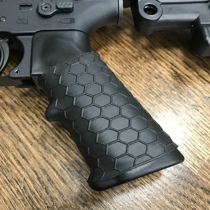 

Universal Tactical Grip Airsoft Rubber Hunting holster Pistol Sleeve Slip for AR-15/M-16/M4/AK-47/G36 Anti Sleeve
