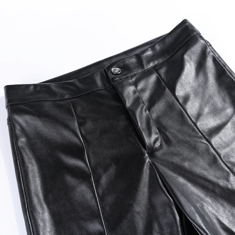 InstaHot Highstreet/черные брюки-карандаш из искусственной кожи с оборкой и поясом, вырез снизу спереди на штанинах, женские осенние узкие брюки