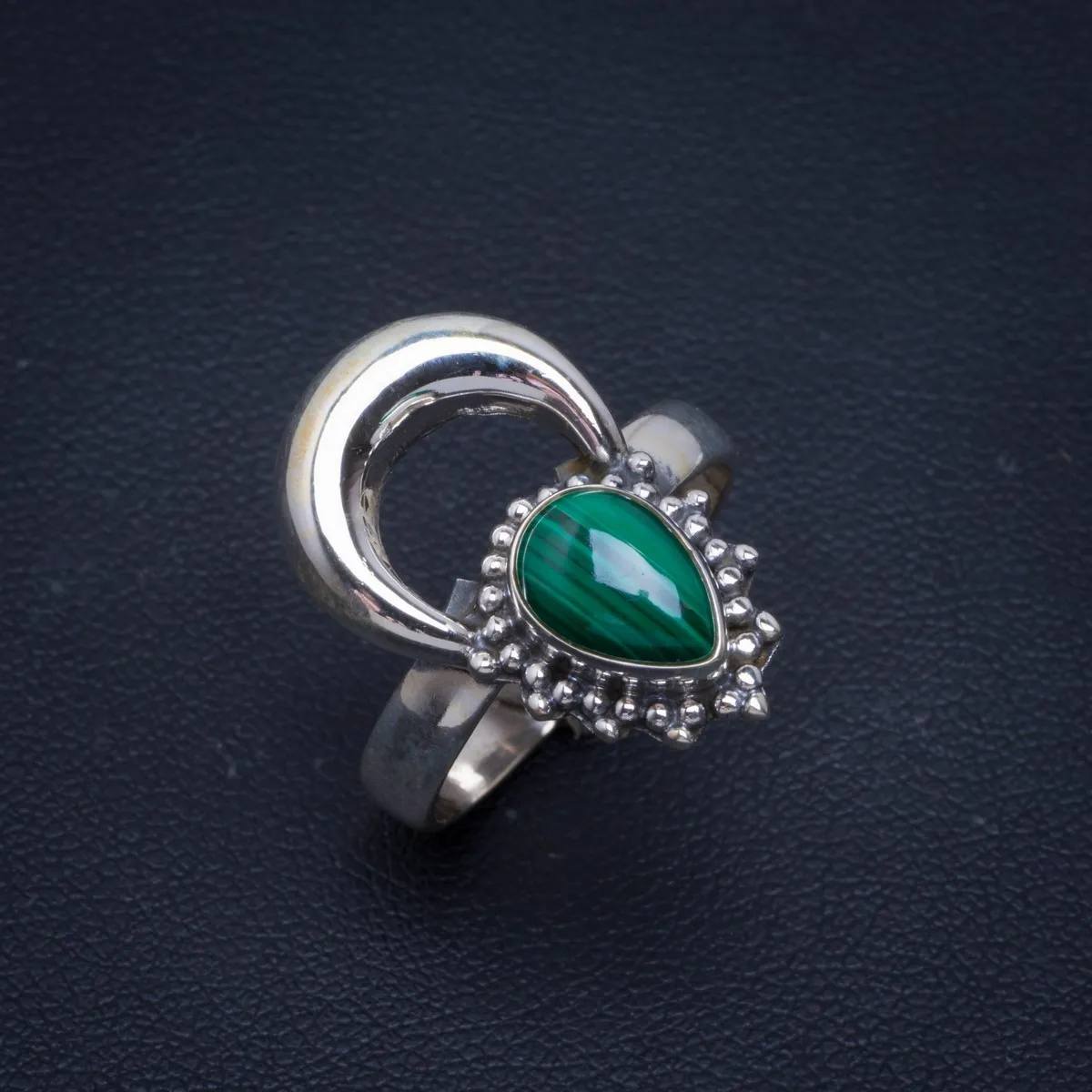 Натуральное малахитовое уникальное серебряное кольцо ручной работы с 925 пробы новой луны 8,25 B1084 Натуральное малахитовое уникальное серебряное кольцо ручной работы с 925 пробы новой луны 8,25 B1084