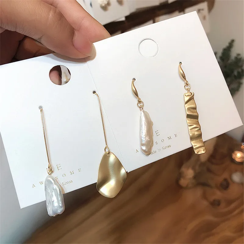 

2019 New Korean Vintage Asymmetry Freshwater Pearl Drop Earrings Leaf Shape Metal Chain For Women Girl Fashion oorbellen Jewelry