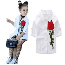 Летние для маленьких девочек с цветком розы рубашки с коротким рукавом модная детская одежда Детская Верхняя одежда летняя одежда для девочек белая блузка повседневная 17j701