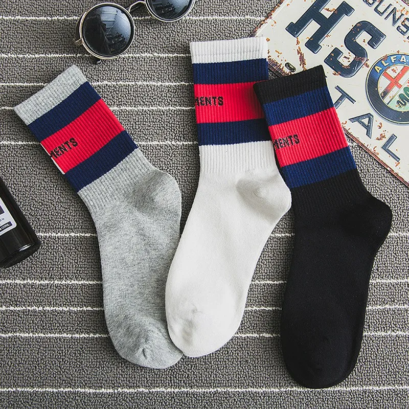 

New Women Cotton Socks Korean Harajuku English Letter Chaussette Femme Funny Socks Hip Hop Skateboard Crew Sokken