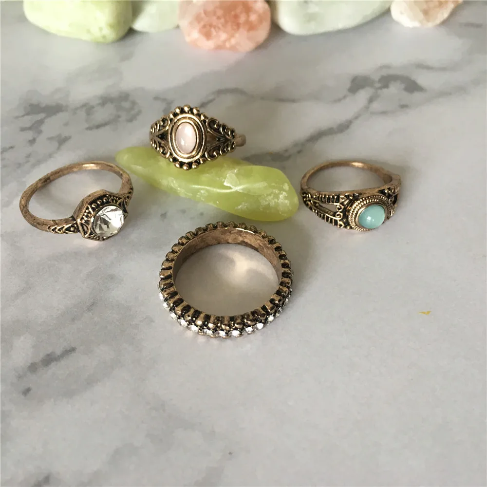 

CLASSIC ANTIQUE GOLD COLOR PLATING MINT PEACH CLEAR STONE 4 PIECE RING SET