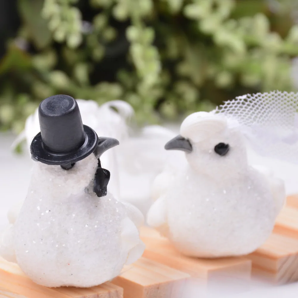 

Set of 2 Miniature Sparkling Bride And Groom Wedding Doves Love Bird Ornaments Wedding Gift for Wedding Party Bridal Shower