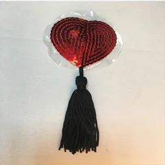 Сексуальные Sequin Tassel Heart-shaped self-липкие накладки на соски/Sequin нагрудные страсти - Цвет: Red with blacktessel