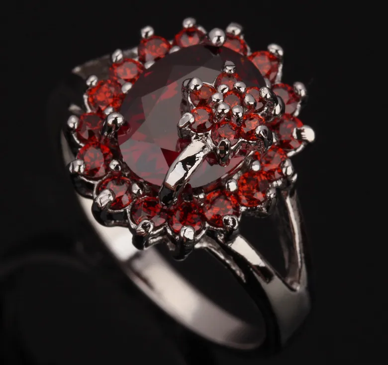 

Amazing Red Garnet 925 Sterling Silver Party Jewelry Ring Size 6 / 7 / 8 / 9 S0364