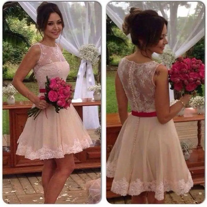

Charming A-Line Lace Short Graduation Dresses 2019 Scoop Applique Beading Sashes Button Back Mini Homecoming Dresses xq96