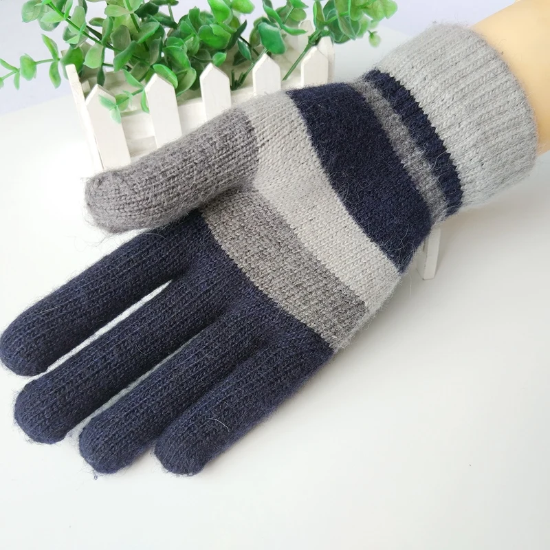 Free shipping 4 Pairs Spring ,Autumn,Winter season's cold preventing gloves suitable  for students and worker protecting gloves