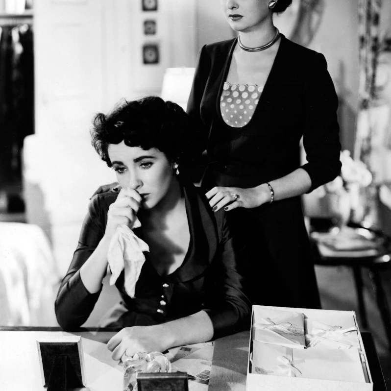 Father Of The Bride Elizabeth Taylor Joan Bennett 1950 Photo Print (16 x 20)