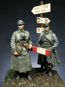 1/35 model kit resin kit    WW2 Officers Set (2 figures) 138 2