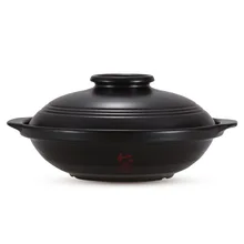 Мелкий горшок большой столовой сухой не треснутый открытый огонь высокая температура запеканка желтый тушеный куриный горшок традиционный