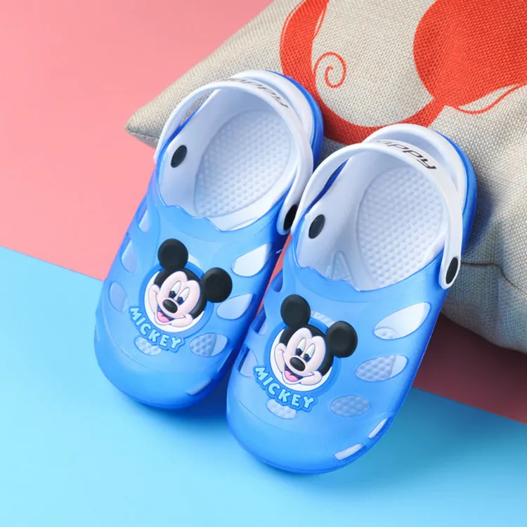 Мультфильм сандалии для мальчиков и девочек Модные Летние босоножки для пляжа подходит обувь из флиса кораллового цвета, тапочки для детей Zapatillas шлепанцы Детские европейские размеры креплений диаметром 22-35 - Цвет: Blue Mickey