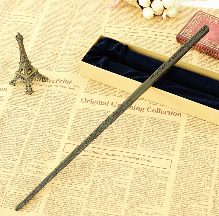 

Colsplay Metal Core Newest Quality Deluxe COS HP Magical Sirius Black Magic Wands/Stick with Gift Box Packing
