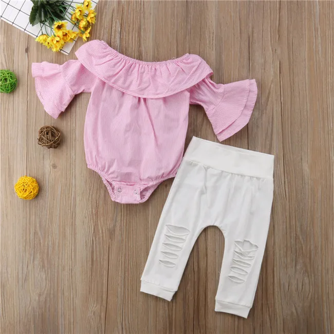 Комплект одежды из 2 предметов для новорожденных девочек; розовый комбинезон с открытыми плечами+ белые рваные джинсы; комплект со штанами