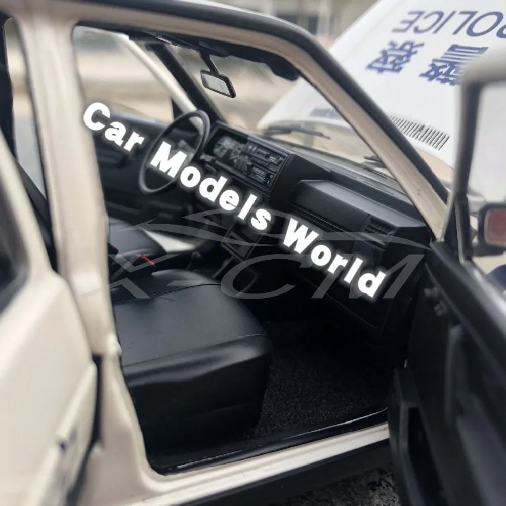 Литая модель автомобиля для старой Jetta Police 1:18 + маленький подарок!|Наземный
