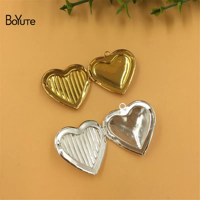 BoYuTe 10Pcs 297MM Metal Brass Stripe Floating Heart Locket Pendant Vintage Open Photo Locket Pendant (2)
