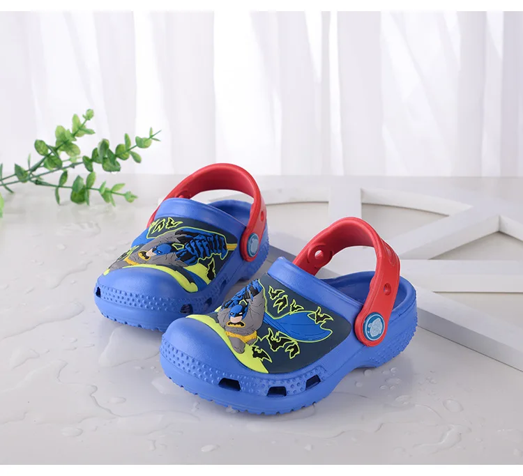 Обувь для детей Детская новая EVA без запаха отверстие обувь Супер Flying Xia тапочки сандалии мультфильм логотип Baotou обувь 1816 H