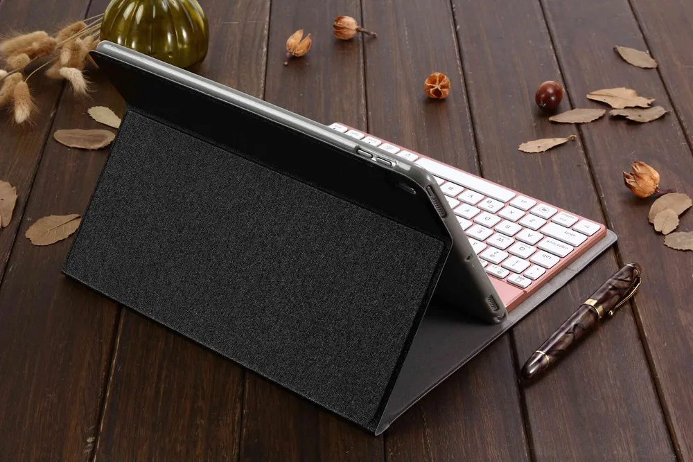 iPad-Pro-10.5-Backlit-Keyboard-Case-b