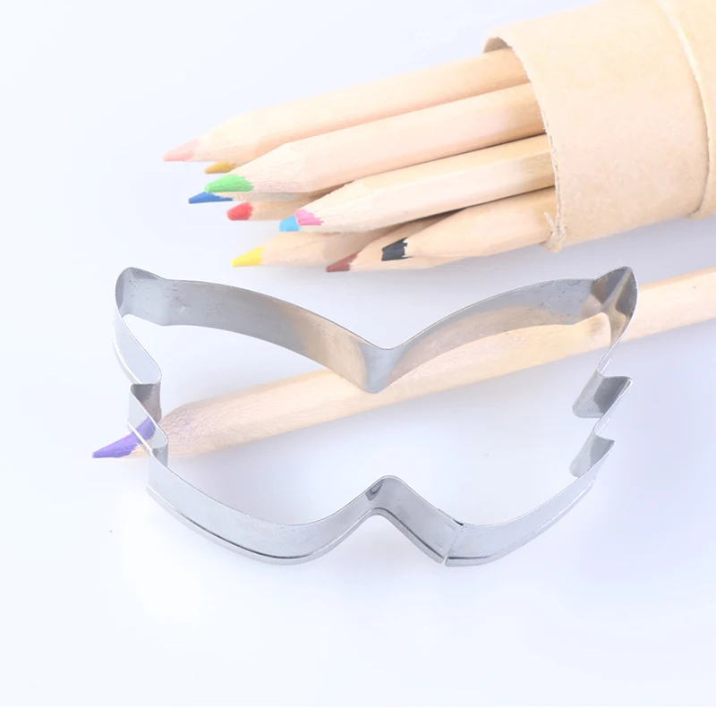 

Party Mask Shape Metal Cookie Stamp Biscuit Cutter Cupcake Cake Decorating Tools Sugar Paste Fondant Mold Baking Moulds 7124