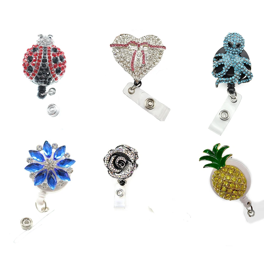 6 Stile Animale Coccinella Fiore Octopus Ananas Yoyo Retrattile Badge Reel Holder Per Il Medico Studente Di Medicina Per Ufficio