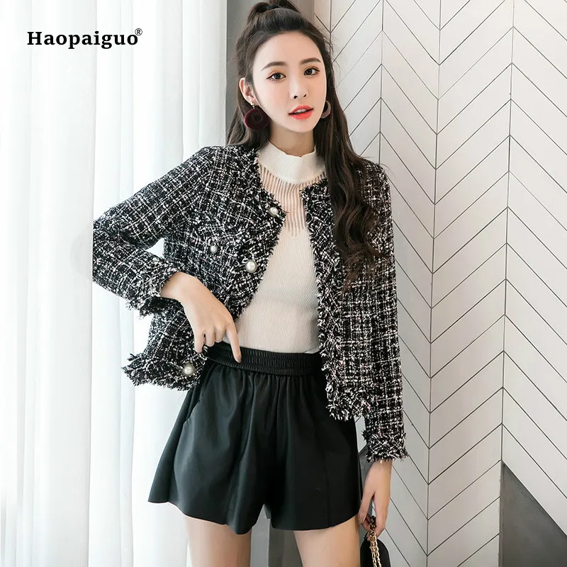 

Plus Size Autumn Winter Women 2018 Fashion Coats Black White Full Sleeve O-neck Glitter Elegant Vintage Party Button Coat Ladies