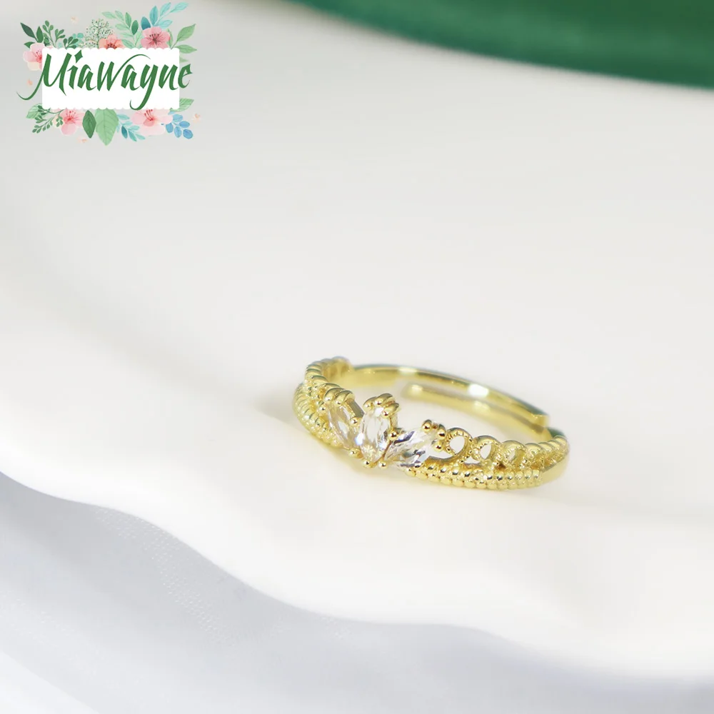 Crown Topaz Ring 03