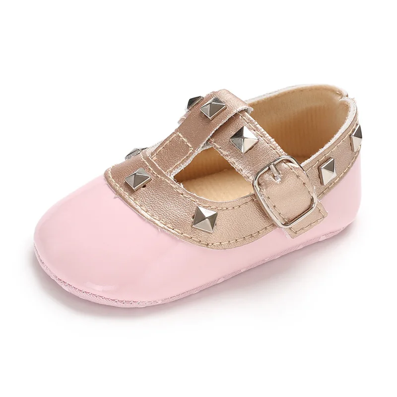 8 младенческой малыша для маленьких девочек мягкая подошва кроватки обувь из искусственной кожи тапки новорожденных до 18 месяцев кож - Цвет: Розовый