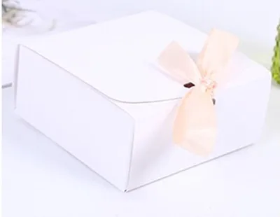 11,5*11,5*5 см 20 шт крафт/черная упаковка для парфюмерии/белая упаковка для сладостей/коробка для детской обуви картон Рождественский подарок - Цвет: white