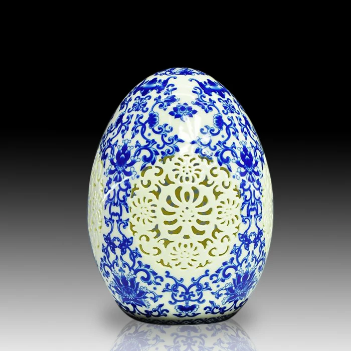 Beautiful Jingdezhen blue and white porcelain decorative egg vasein