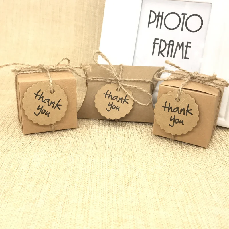 

10pcs Kraft Paper Pillow/Square Candy Box Rustic Wedding Favors Candy Holder Bags Wedding Party Gift Boxes with thank you tags