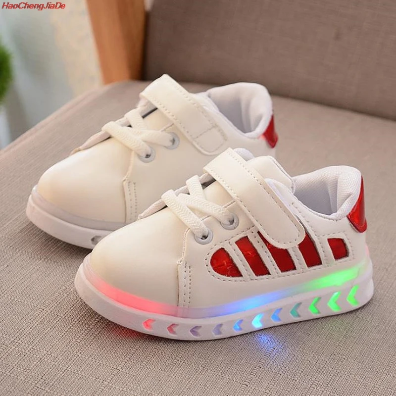 HaoChengJiaDe جديد الربيع الخريف الأطفال مضيئة رياضية الاطفال Led Chaussure الشقي الفتيات الفتيان أحذية مع LED ضوء
