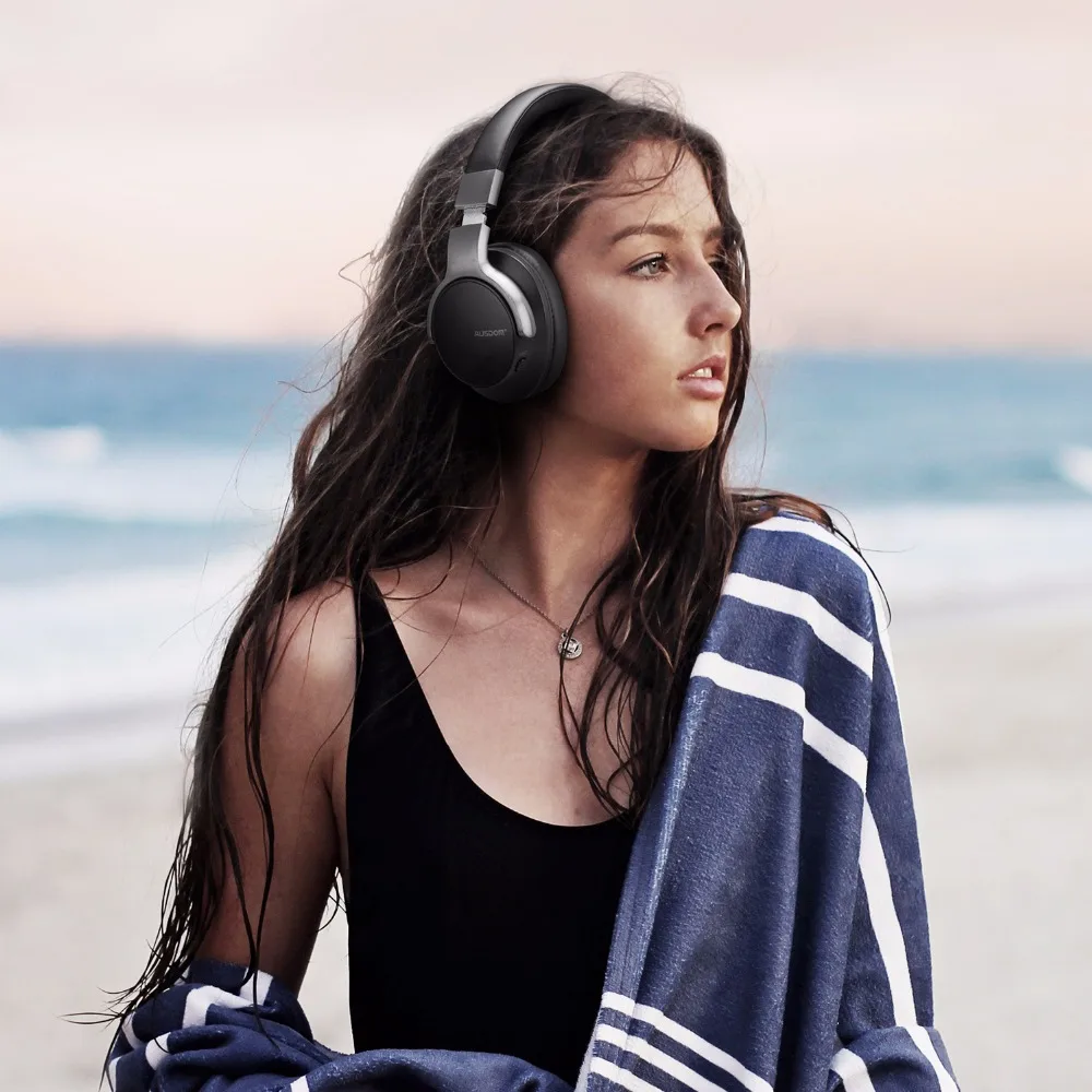 Wireless Noise Cacelling Headphones Earphones Wireless Devices iPhone cases, AirPods replacement, Activity trackers, CoolTech Gadgets