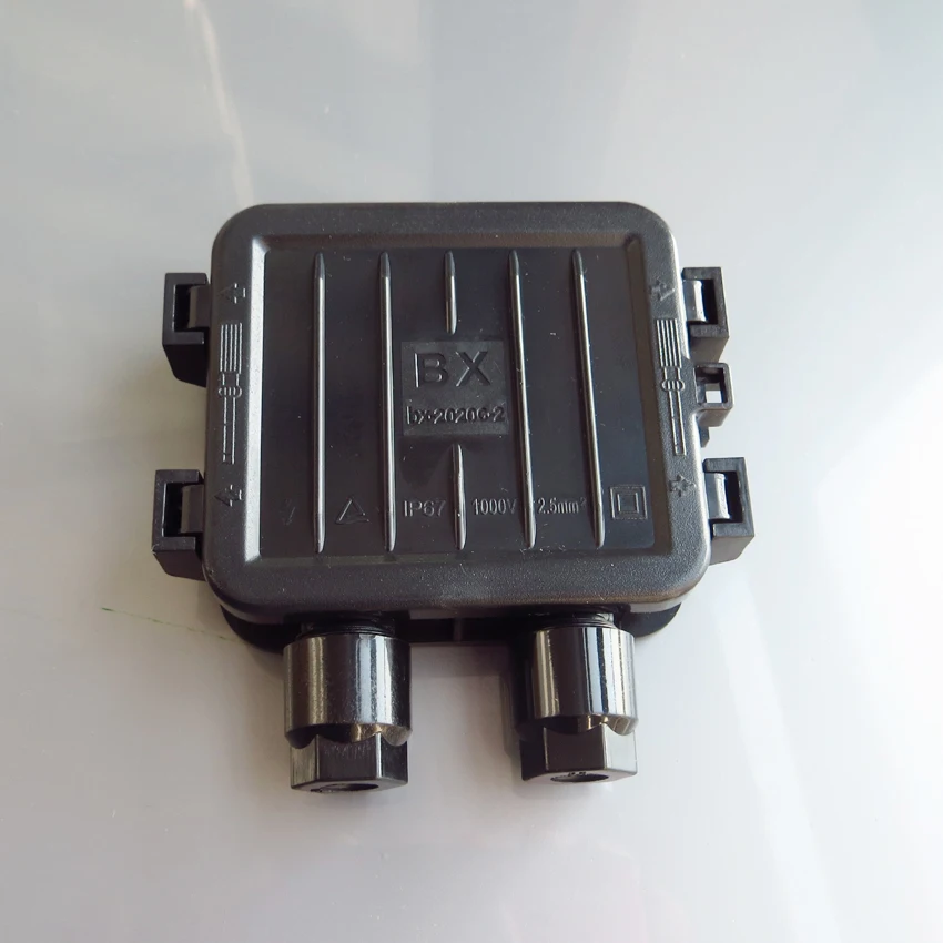 

30W - 70W PV-BX2020C-2S Solar Junction Box waterproof IP67 for Solar Panel connect PV junction box solar cable connection