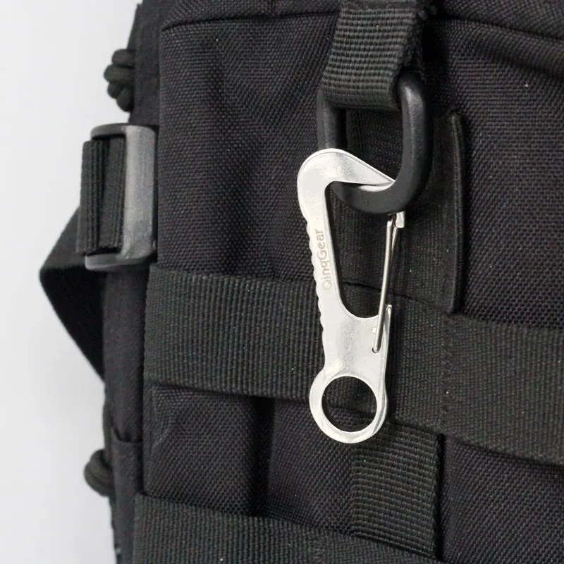QingGear-다기능 스프링 걸쇠 병따개 배낭 클립 키 체인, 카라비너 금속 후크 전술 생존 장비, 2 개