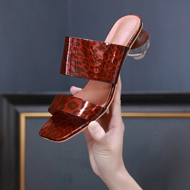 Boussac/прозрачная обувь на каблуке с геометрическим рисунком; женские пикантные леопардовые босоножки на высоком каблуке из ПВХ; элегантная женская обувь; SWC0381